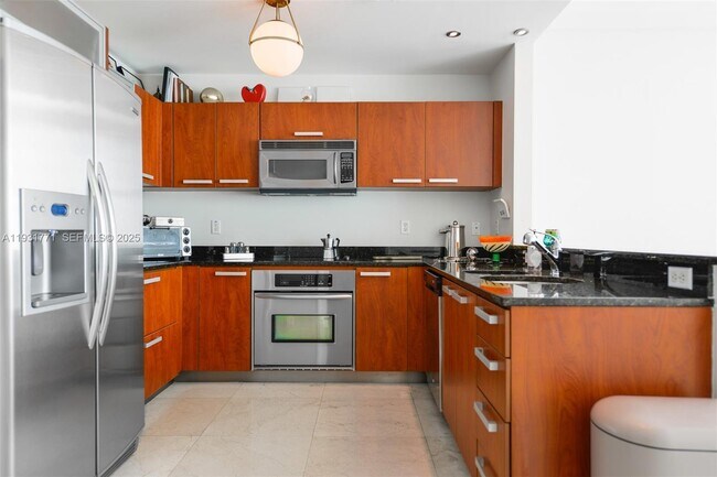 Building Photo - 3131 NE 188th St