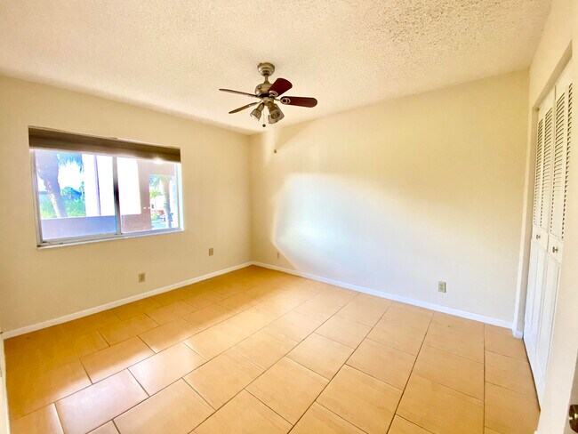 Building Photo - 2828 Casita Way