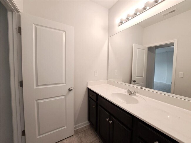 Building Photo - 3329 Long Creek Dr