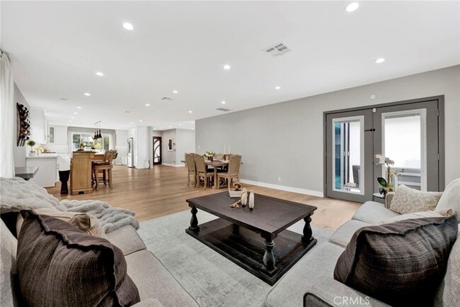 Building Photo - 4912 Alonzo Ave