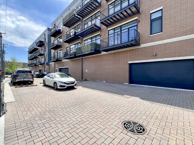 Building Photo - 4149 S Cottage Grove Ave