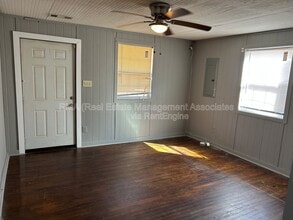 Building Photo - 740 E Chappell St