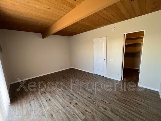 Building Photo - 550 El Cielo Rd