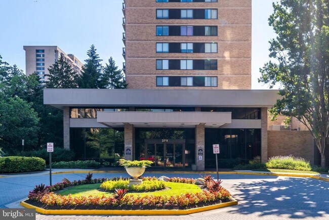 Building Photo - 3713 S George Mason Dr