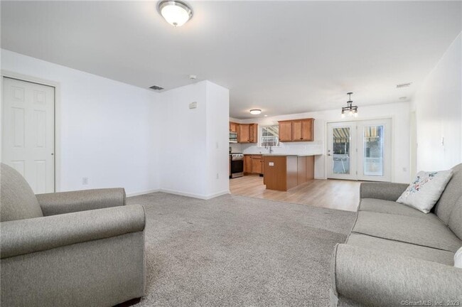 Building Photo - 217 Highlawn Rd