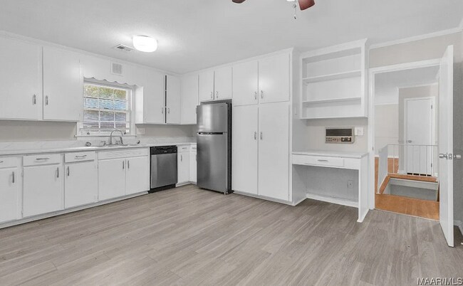 Building Photo - 3667 Willow Ln Dr