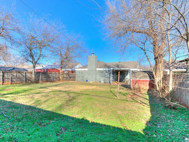 Building Photo - 3108 NW 43rd St