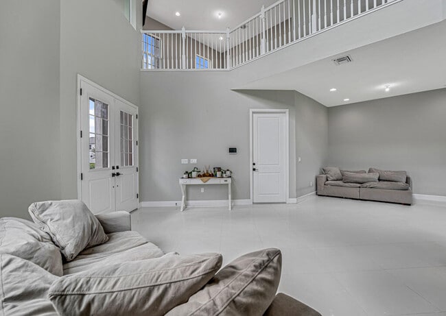 Building Photo - 5482 Macoon Wy