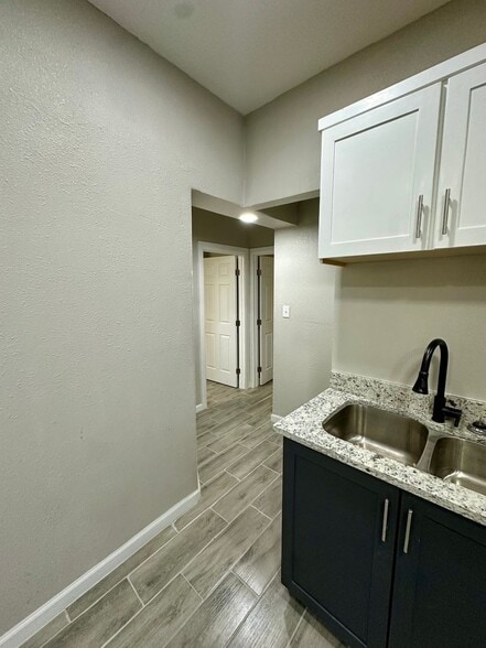 Building Photo - 101 N Seville Dr