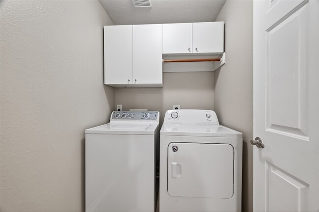 Building Photo - 2905 Fountain Brook Ct