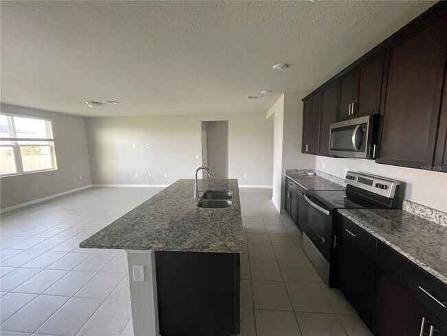 Building Photo - 3212 Weitzel Dr