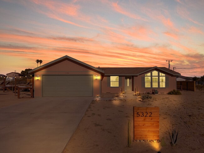 Building Photo - 5322 Flamingo Ave