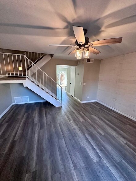 Building Photo - 4901 E Kelton Ln
