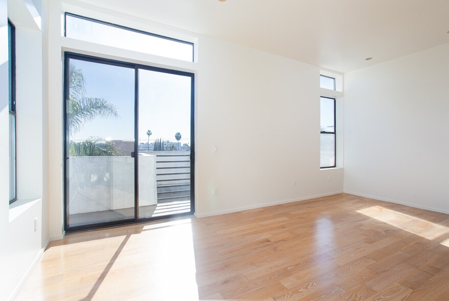 Building Photo - 8639 Whitworth Dr