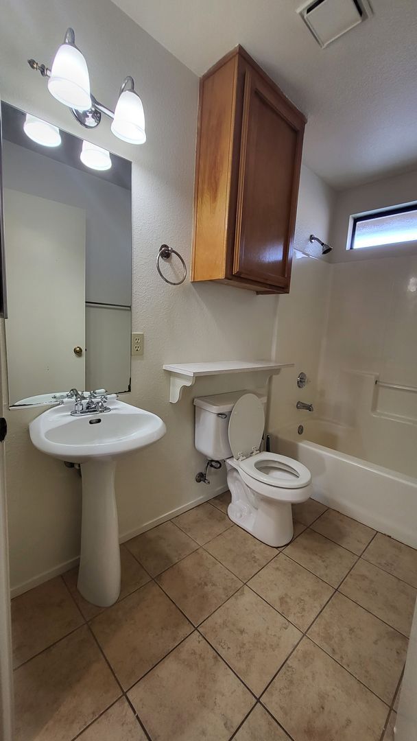 Building Photo - 8601 Lyn River Ct