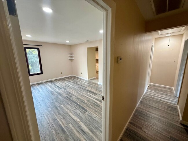 Building Photo - 333 Smithtown Blvd