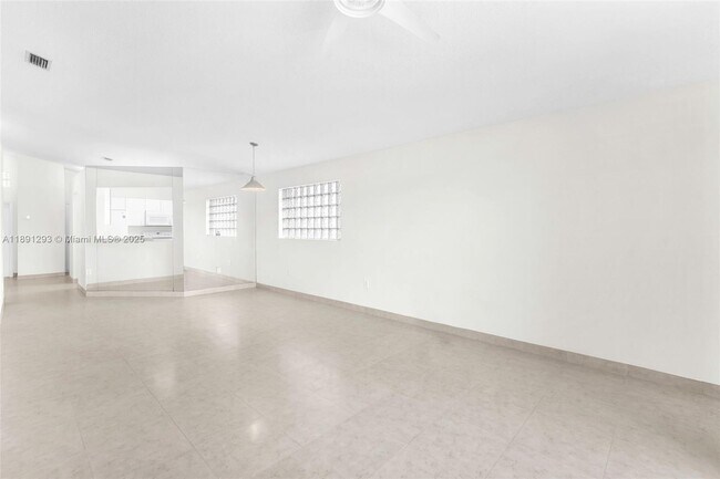 Building Photo - 16411 Sapphire Bend
