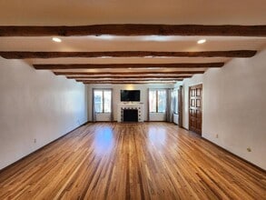 Building Photo - 602 Griffin St