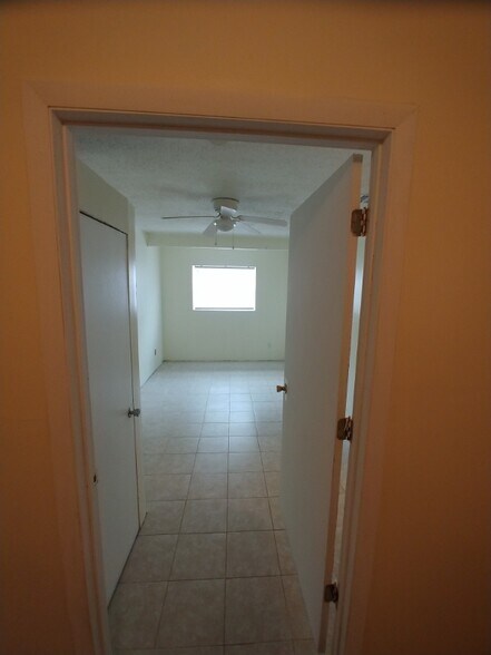 Building Photo - 920 Valleydale Ave