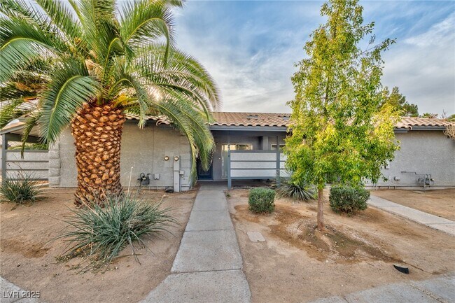 Primary Photo - 221 N Lamb Blvd