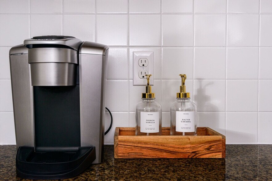 Building Photo - 2711 Randolph Rd