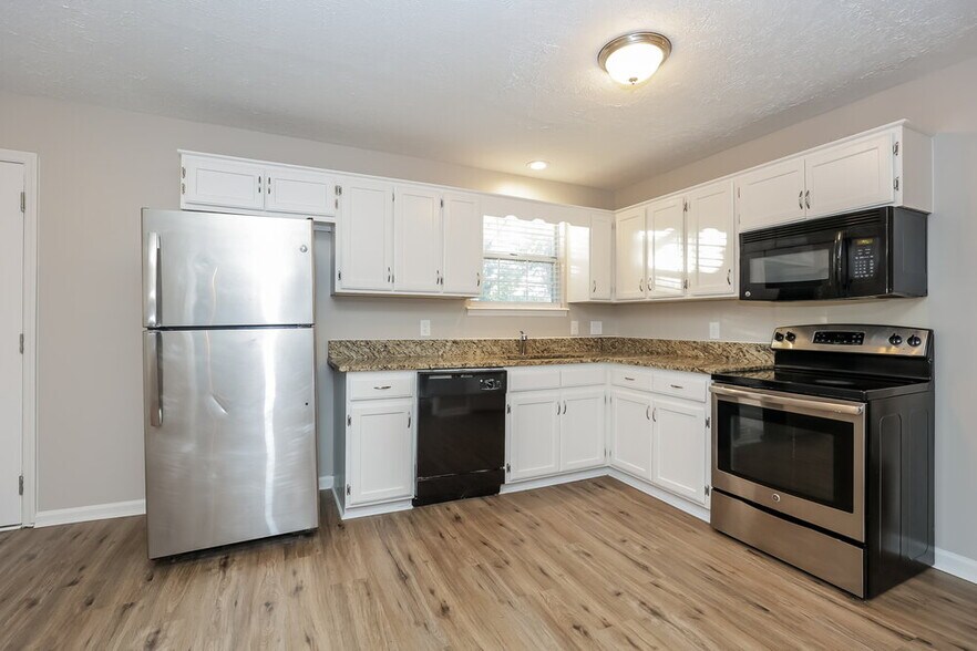 Building Photo - 701 Bayswater Cir