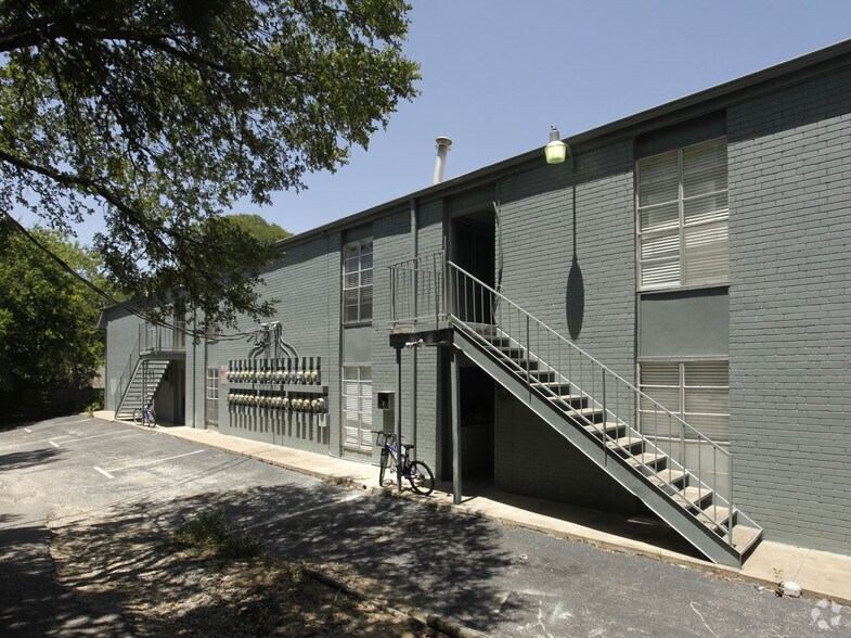 305 Flats 305 W 35th St Austin TX 78705 Apartment Finder