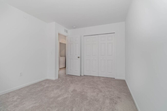 Building Photo - 1829 Shady Ln