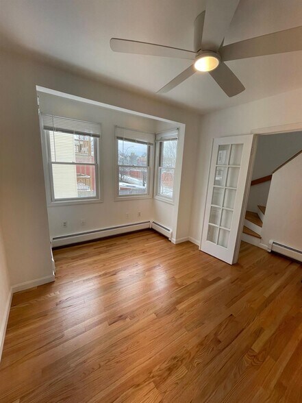 Building Photo - 26 Thorndike St
