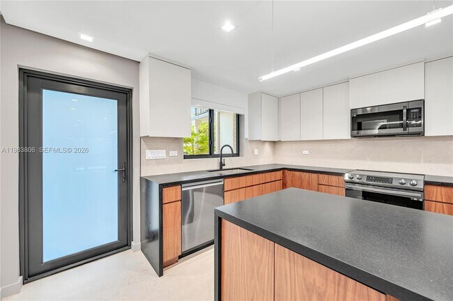 Building Photo - 2211 NE 122nd St