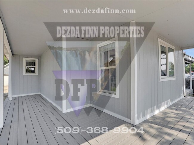 Building Photo - Charming 4-Bedroom Home with Modern Update...
