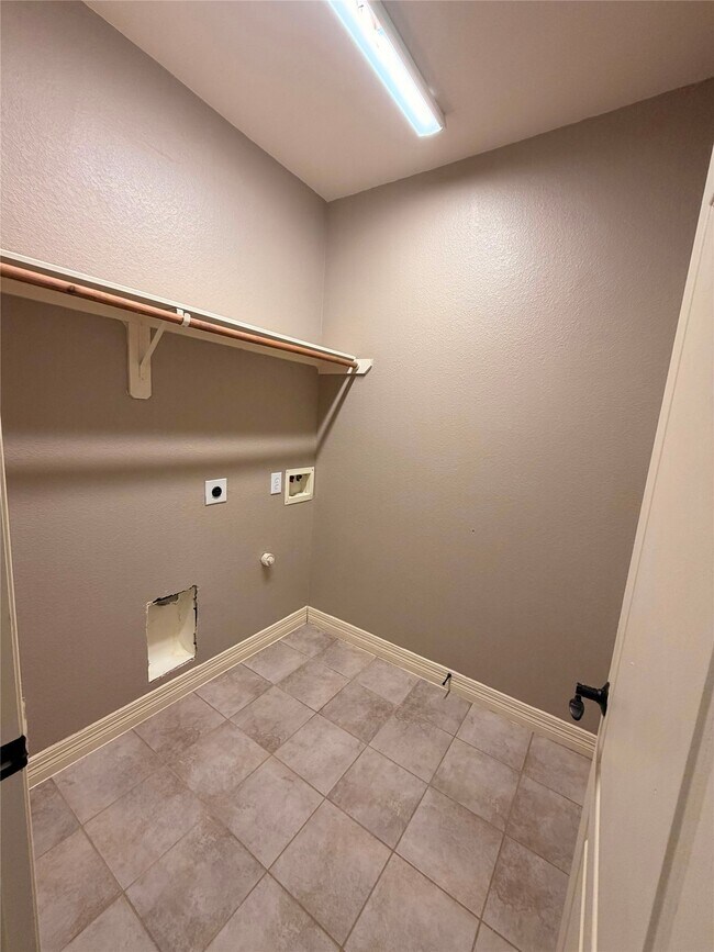 Building Photo - 7211 Durango Creek Dr