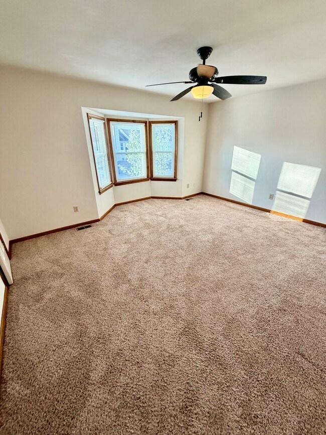 Building Photo - KEMPSVILLE LAKE