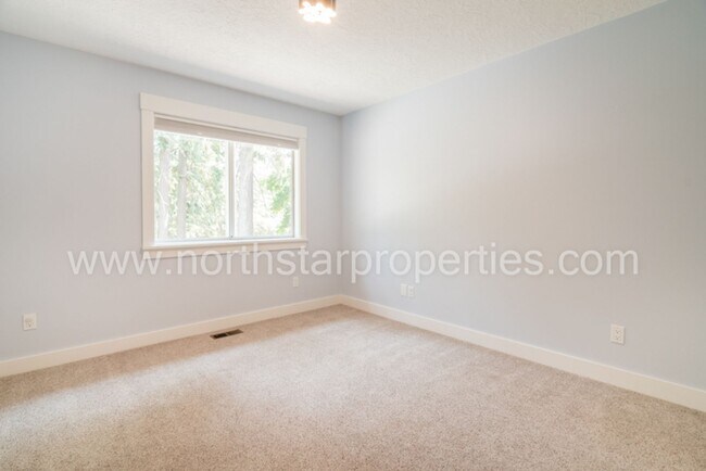 Building Photo - Newly Remodeled Lake Oswego Traditional