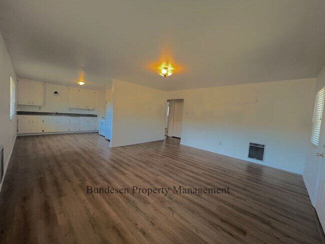 Building Photo - Charming Country Property