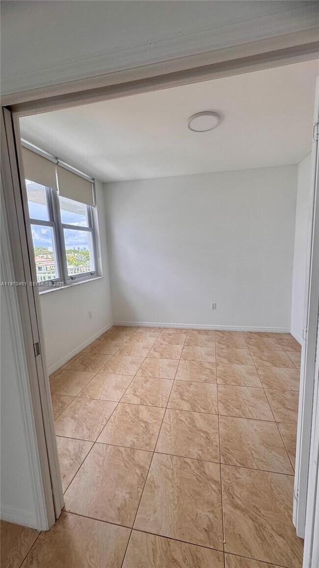 Building Photo - 2829 Indian Creek Dr