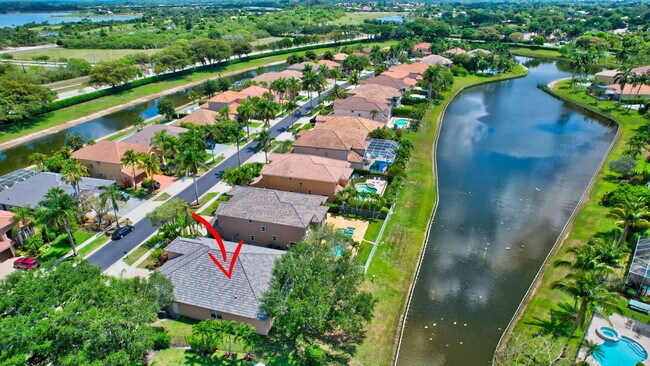 Building Photo - 12372 Cascades Pointe Dr