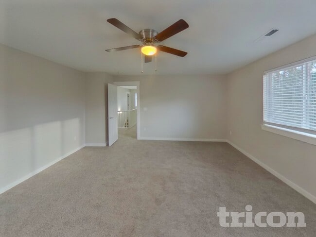 Building Photo - 2525 W 10th St