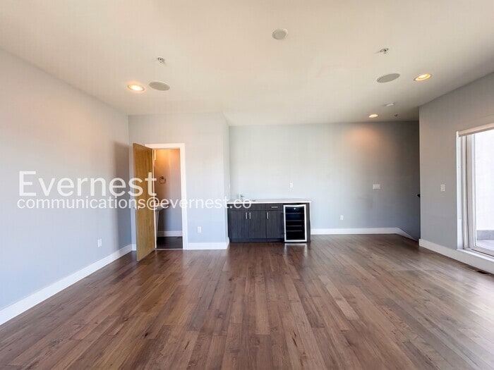 Building Photo - 3444 Navajo St