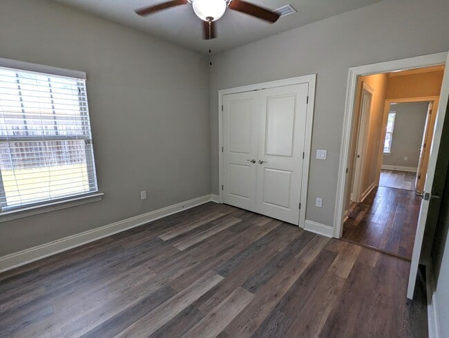 Building Photo - 2369 Belmont Dr