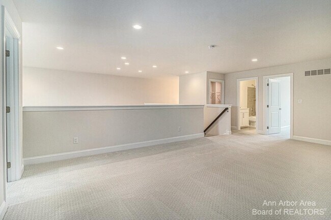 Building Photo - 3343 Roseford Blvd