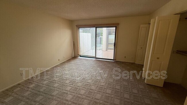 Building Photo - 59 Los Palos Dr