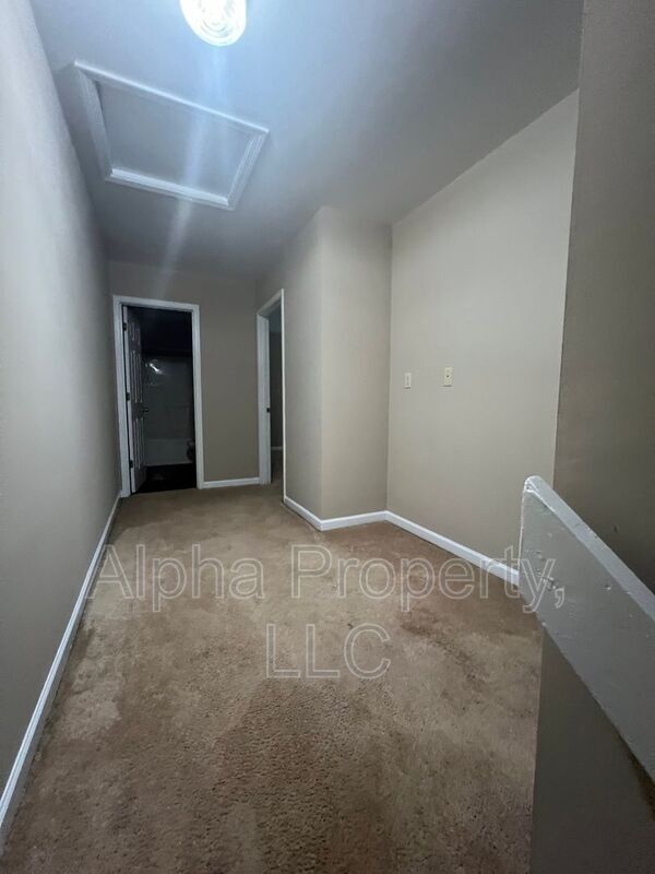 Building Photo - 213B Taylor Rd
