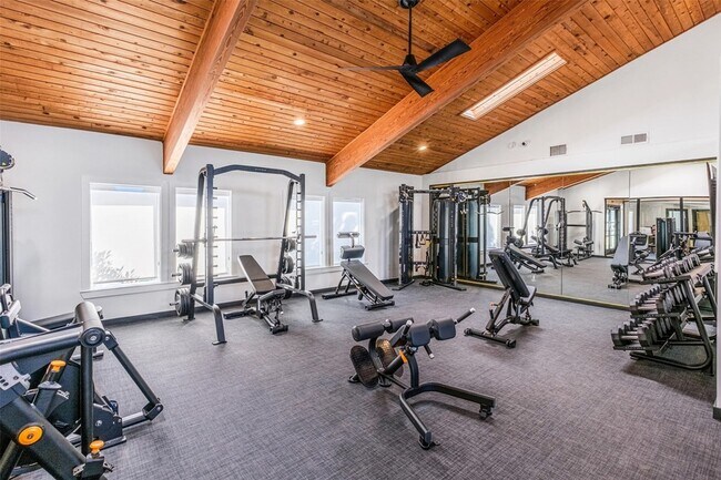 Building Photo - 4600 W Pioneer Dr