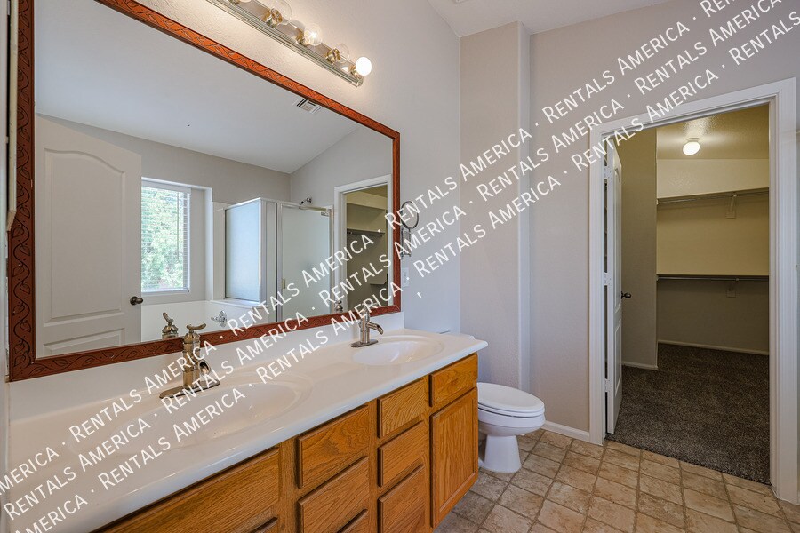 Building Photo - 12438 W Rancho Dr