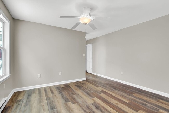 Building Photo - Bright 4 Bedroom, 2.5 Bath Home in Northeastern Schools!