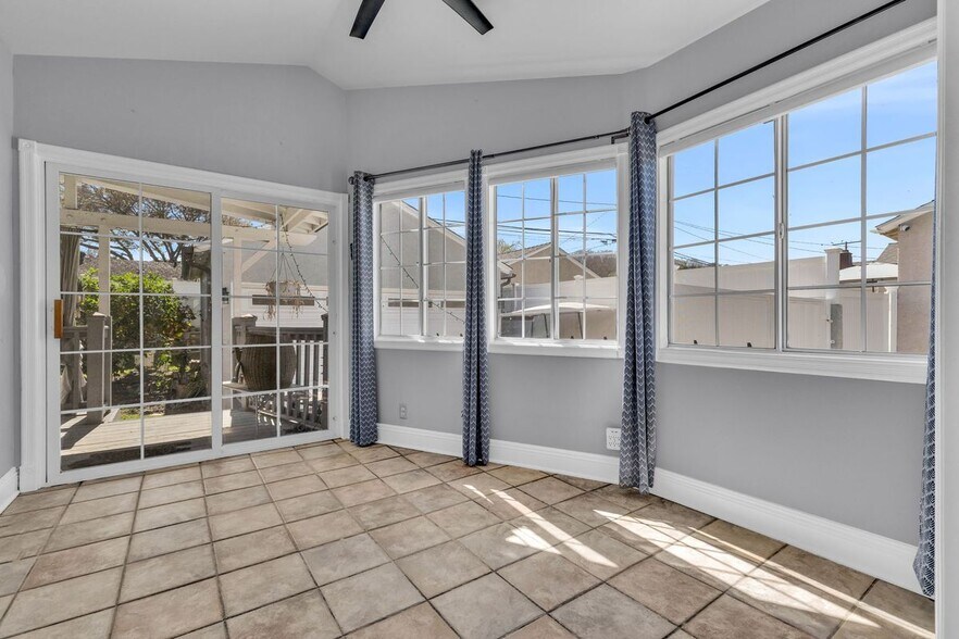 Building Photo - 4220 Los Coyotes Diagonal