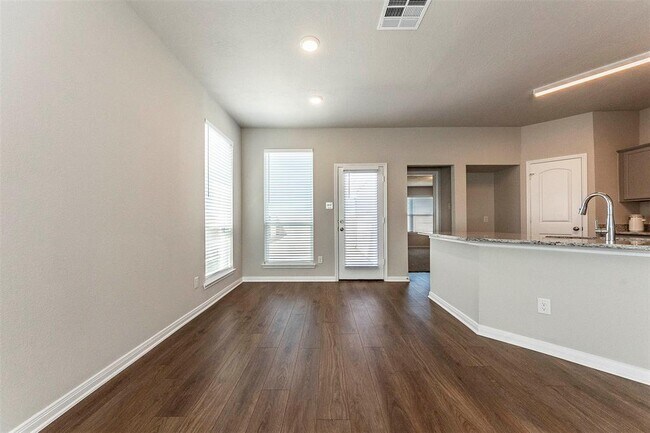 Building Photo - 8220 Tourmaline Wy