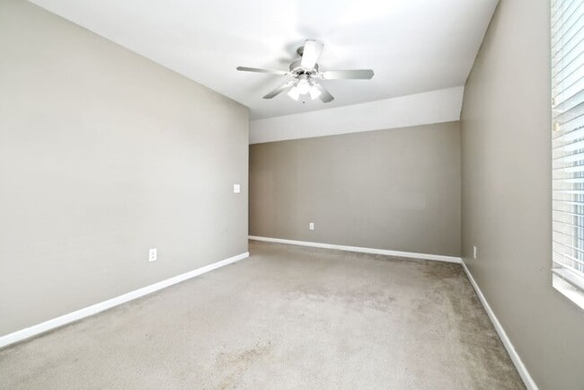 Building Photo - 3 Bedroom 3 Bath Home in Mt Juliet Now Lea...