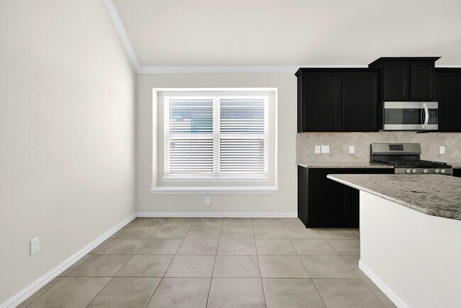 Building Photo - 18788 Laurel Hills Dr